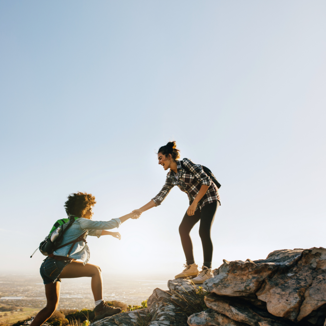 How to Meet Other Travelers: Effective Strategies for Building Connections on Your Adventures