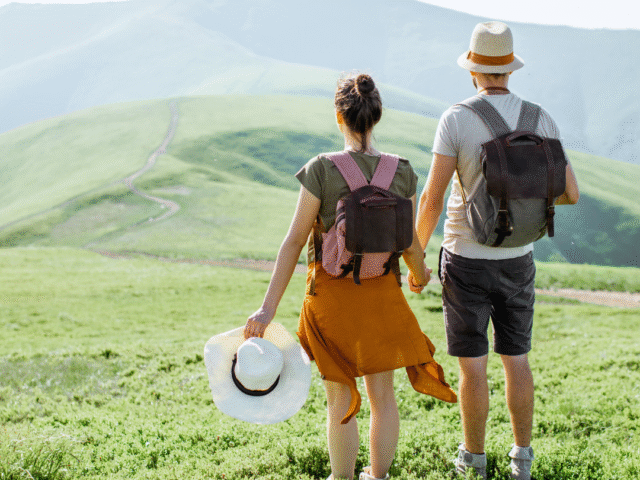 How to Make Friends on the Road While Traveling Solo: Tips for Building Connections and Enjoying Your Journey